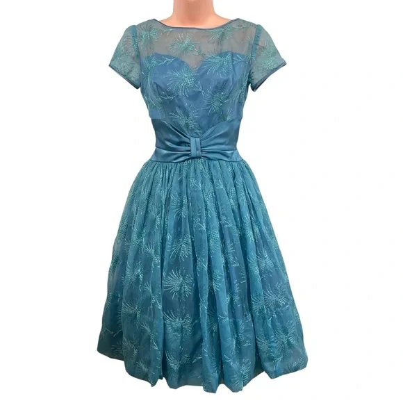 ralph lauren blue and white striped dress Size 4 1950s Marilyn Dress main image 0